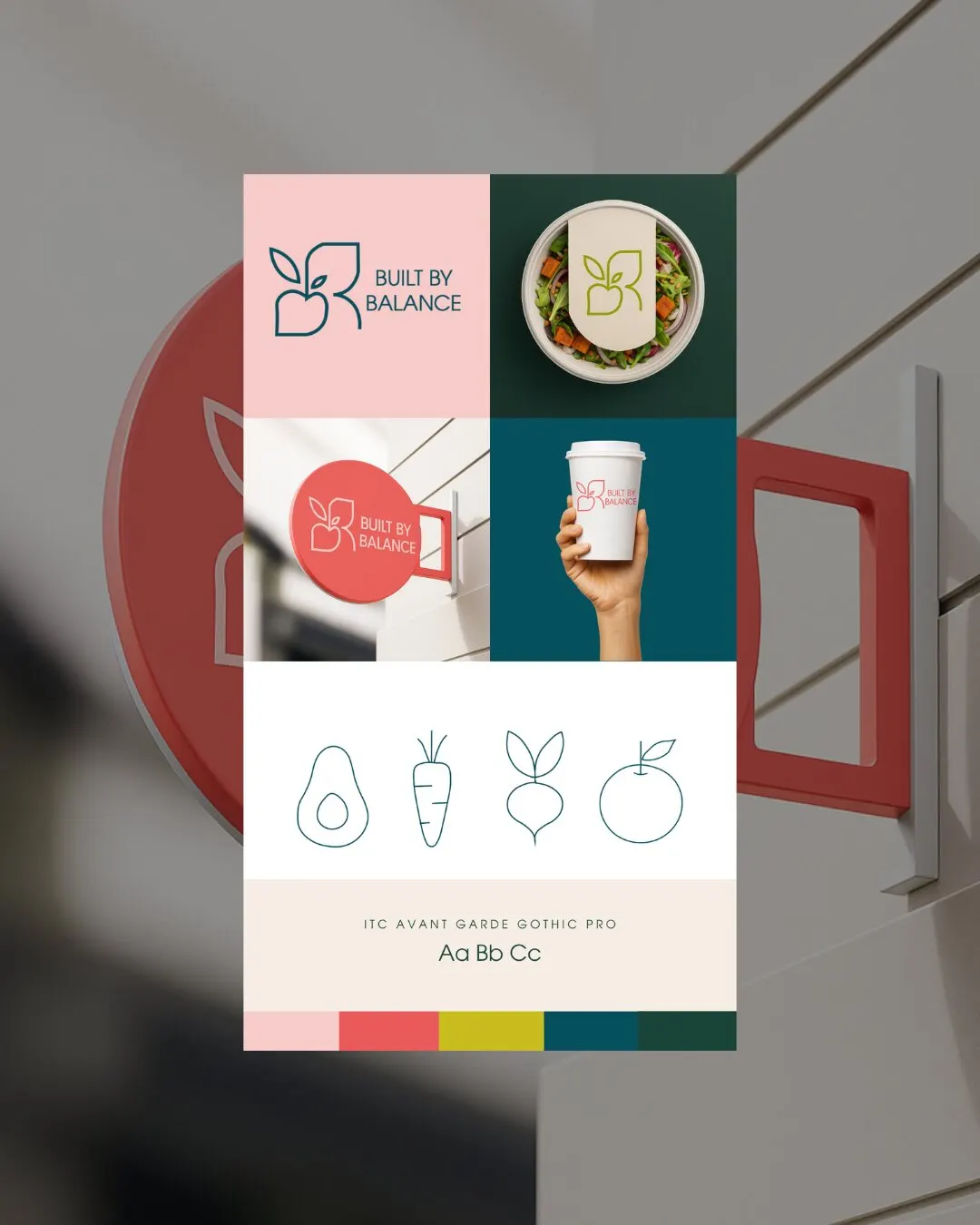 Tablero de marca de Built by Balance: logo de trazo fino, bowl de ensalada y vaso con el logo, letrero redondo rojo, íconos de verduras, tipografía y paleta rosa, rojo, oliva y verde.